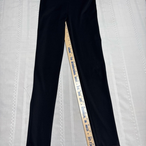 Strut This! Elegant Black and Cream Jumpsuit- Size Medium - Picture 7 of 13